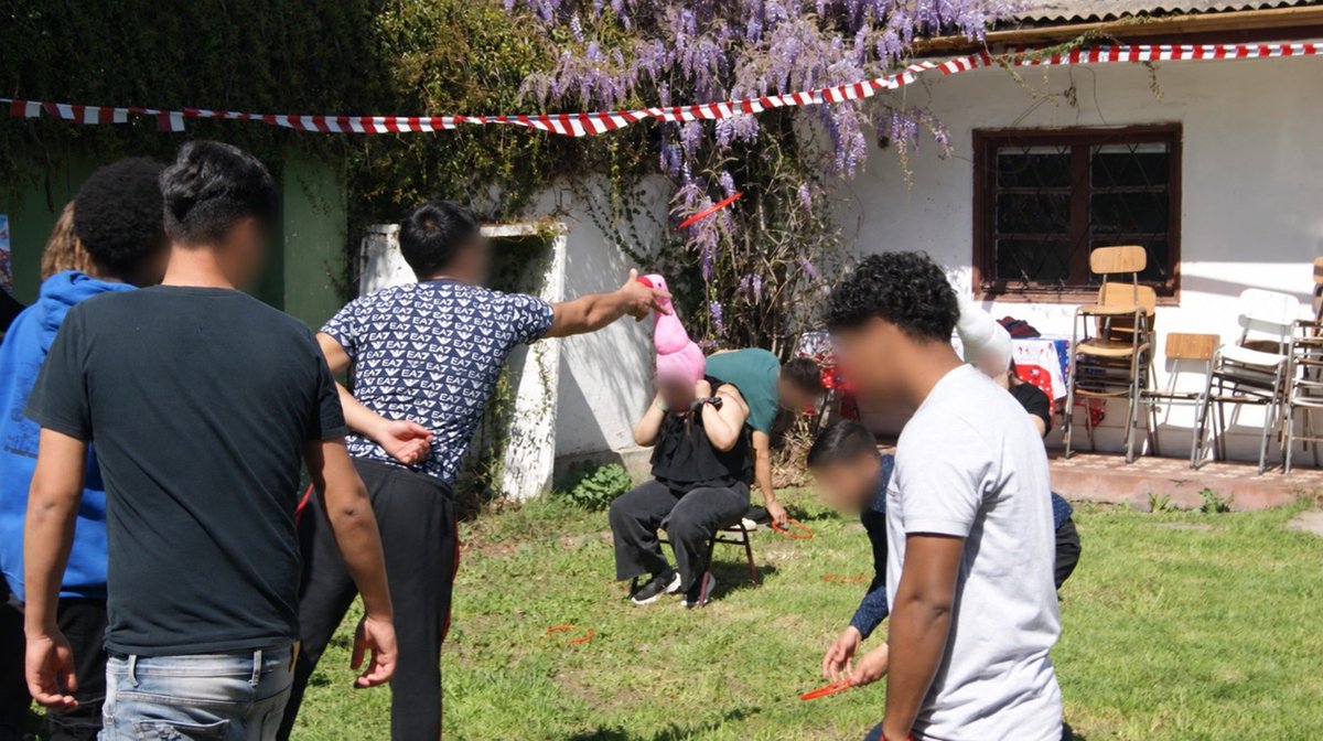 AcjCorporacion's tweet photo. Cueca, juegos criollos y una fonda con nombre propio  🇨🇱. En el CDC SA O’Higgins celebramos el 18 con "Venimos enojaos y salimos alegraos", una jornada donde las risas y la comunidad fueron los protagonistas.
Lee la crónica completa aquí: 👇 https://t.co/Q7lZ7Vju7e https://t.co/wuwRmN7NhS