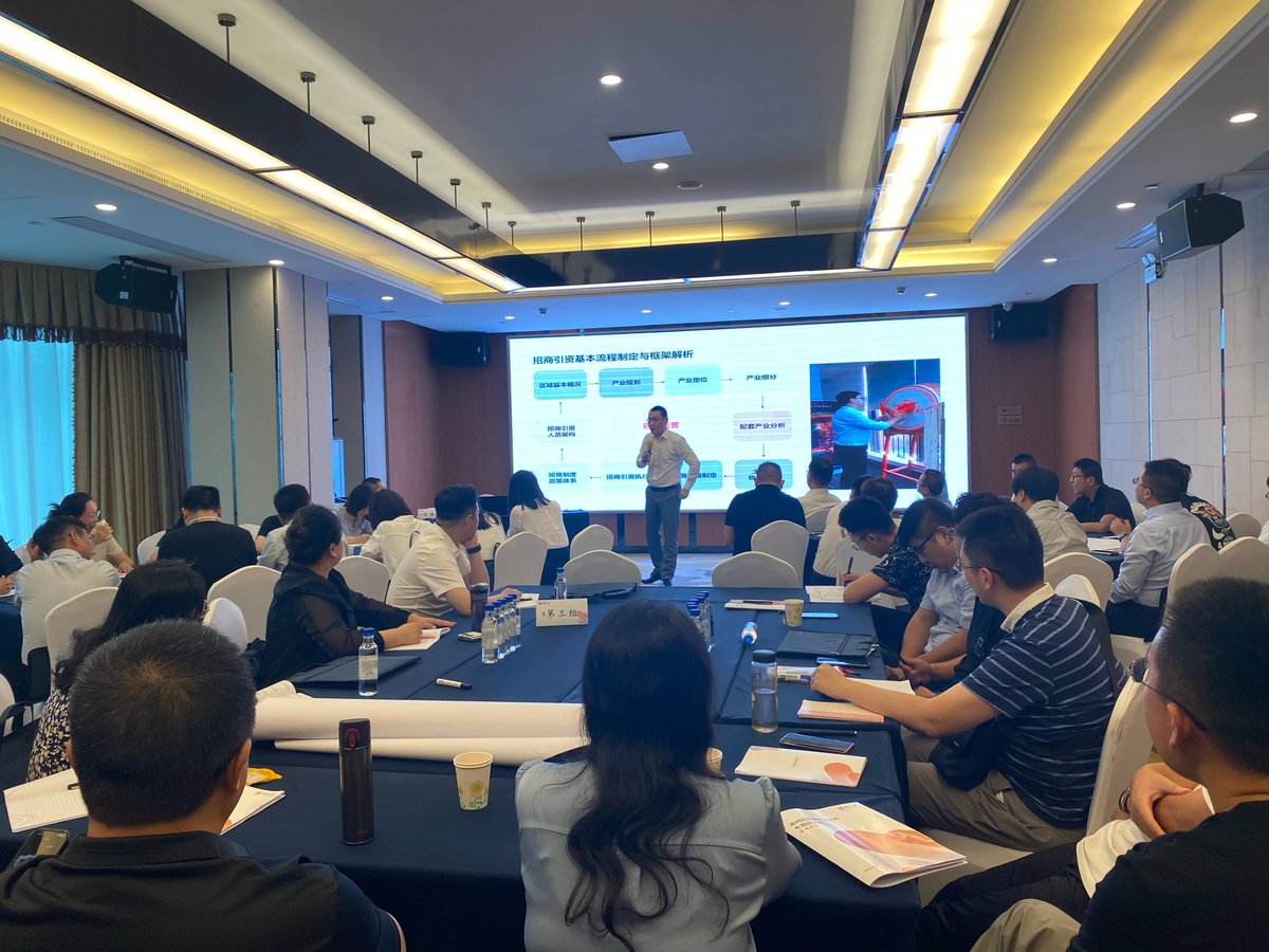 RiniAfr68675415's tweet photo. Just wrapped up a super insightful workshop on agile project management! Learnt actionable tricks to streamline team workflows and cut down on bottlenecks. Grateful for the expert speaker and my awesome colleagues who made it interactive and fun https://t.co/7Z91oBsPOC
