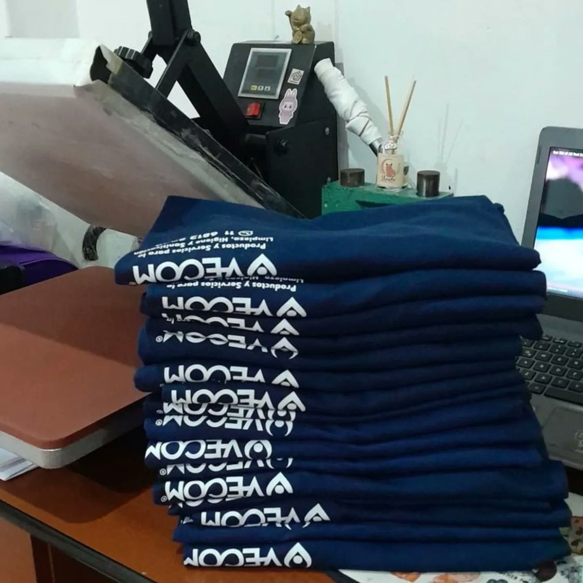 guh_sk8's tweet photo. Pune’s in-house manufacturer for caps and T-shirts. DTF printing and embroidery services available. Call 8007436321. https://t.co/UNLPwSmzhb