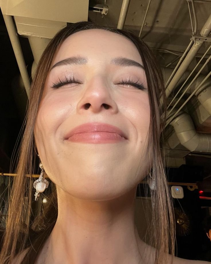 KpopGoony's tweet photo. Doesnt pokimane have such a nice face to target practice? 🤤

#pokimane #otv #targetpractice https://t.co/qh59wm91mf