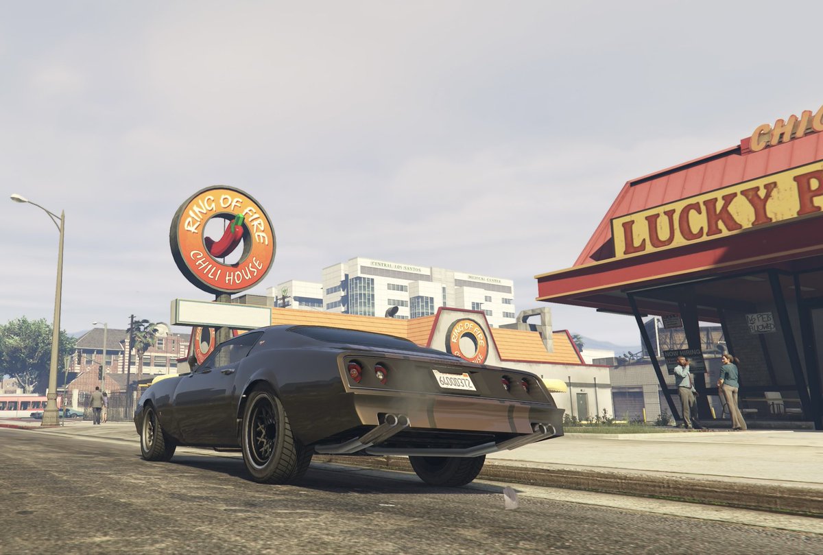 tomwat_obs's tweet photo. 📸 LOS SANTOS STREET SNAP #08
IMPONTE PHOENIX 🔥
低く構えたボディ。
黒く沈んだボディカラー。
アメリカンマッスルの魂は、今も消えない。
Old school. Pure attitude.

#GTAOnline #ImpontePhoenix #Pontiac #FirebirdTransAm #CarPhotography https://t.co/xKetjsRwgL