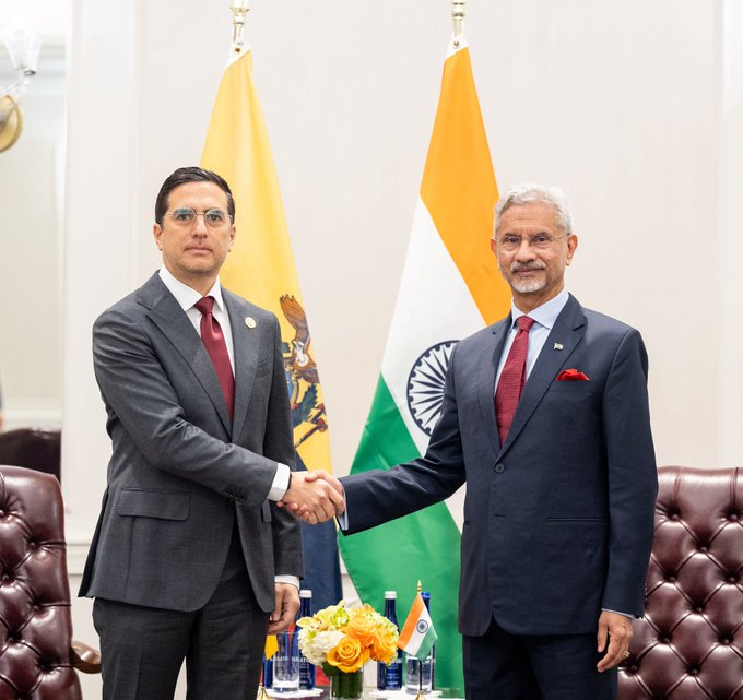 PTI_News's tweet photo. EAM S Jaishankar (@DrSJaishankar) posts, "Glad to interact with FM @robertokuryec of Ecuador #UNGA81 #UNHighLevelWeek We spoke about strengthening our economic ties, including in energy & pharmaceuticals, mobility, training of personnel, development partnership and cooperation in multilateral fora, including the @UNHumanRights
(Source: EAM S Jaishankar X account)