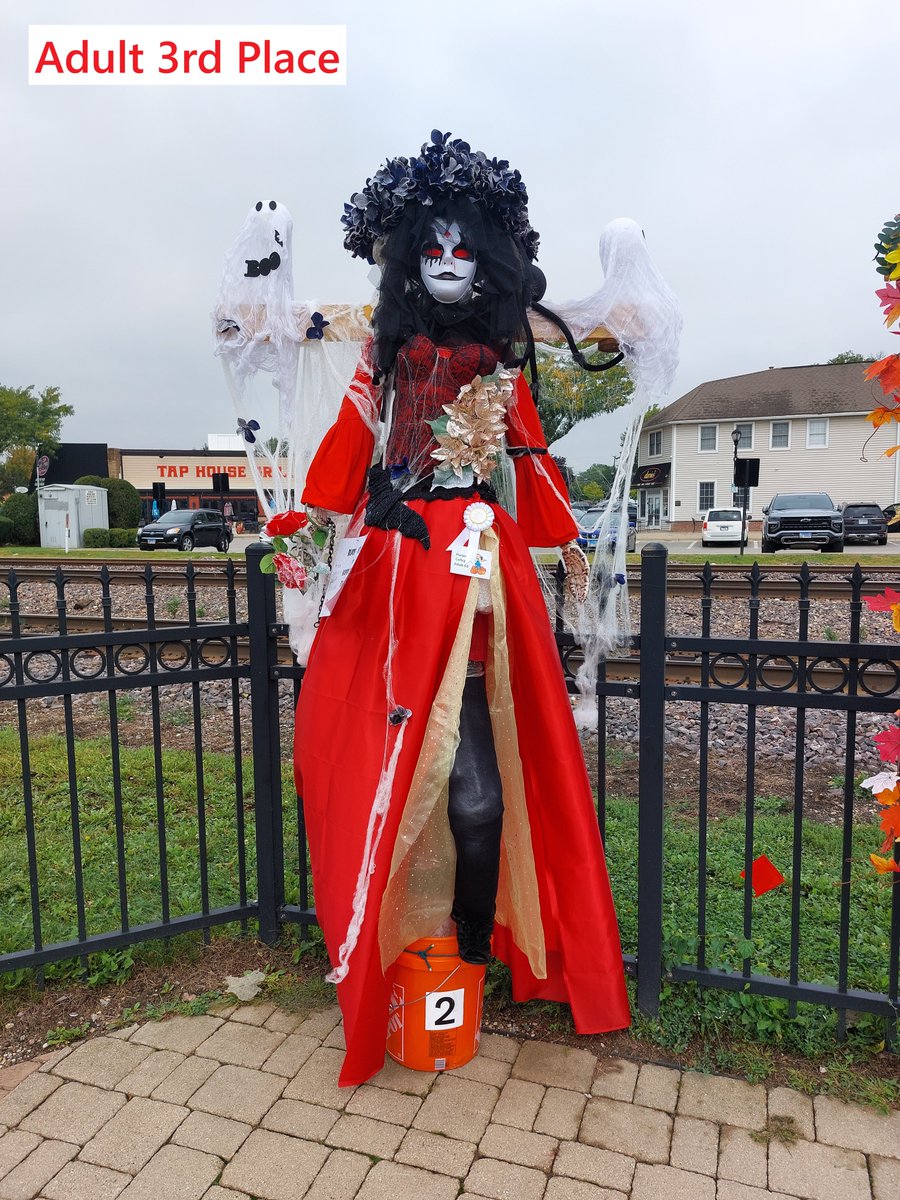 PalatineIL's tweet photo. Prizes were awarded for 1st, 2nd, and 3rd place in the Adult and Youth categories and the winners were recognized at the Rotary Club of Palatine's Oktoberfest. Visit the railwalk at Brockway and Slade Streets to check out the scarecrows until mid-October. https://t.co/pEA62eBK09