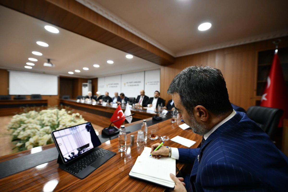 AkpartiAnkara's tweet photo. İl Başkanımız Sn. @hakanhanozcan başkanlığında, Haftalık Olağan Yürütme Kurulu Toplantımızı gerçekleştirdik. https://t.co/FXdz9Bhk2l