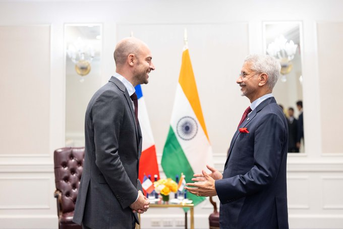 PTI_News's tweet photo. EAM S Jaishankar (@DrSJaishankar) posts, "Pleasure to meet FM @jnbarrot of France #UNHighLevelWeek Our regular meetings and telecons enable us to maintain the momentum of our Special Global Strategic Partnership. Regional and global issues, specifically the Ukraine & Gulf crisis were discussed. Also exchanged views on multilateral issues, including the reform of UN Security Council."
(Photo Source: EAM S Jaishankar X account)