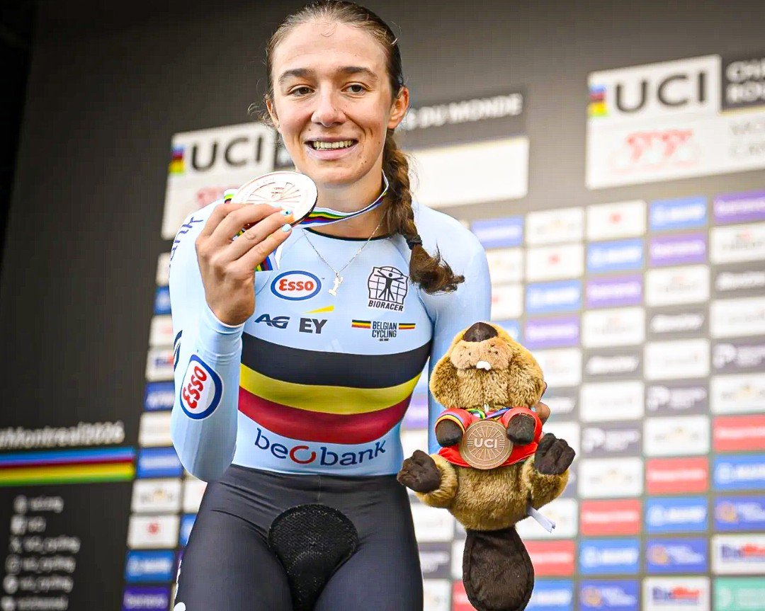 LeCyclismebelge's tweet photo. 🥉🥰 𝗟𝗨𝗖𝗔 𝗩𝗜𝗘𝗥𝗦𝗧𝗥𝗔𝗘𝗧𝗘 🇧🇪 𝗠𝗘𝗗𝗔𝗜𝗟𝗟𝗘𝗘 𝗔𝗨𝗫 𝗠𝗢𝗡𝗗𝗜𝗔𝗨𝗫 𝗗𝗘 𝗖𝗛𝗥𝗢𝗡𝗢 𝗖𝗛𝗘𝗭 𝗟𝗘𝗦 𝗘𝗦𝗣𝗢𝗜𝗥𝗦 𝗗𝗔𝗠𝗘𝗦 !!! ⏱️✨️

💎 Contre-la-montre MONSTRUEUX de la jeune coureuse d'AG Insurance-Soudal qui termine à 45 secondes de Wilson-Haffenden 🇦🇺🧨

Febe Joris 🇧🇪 finit 7e