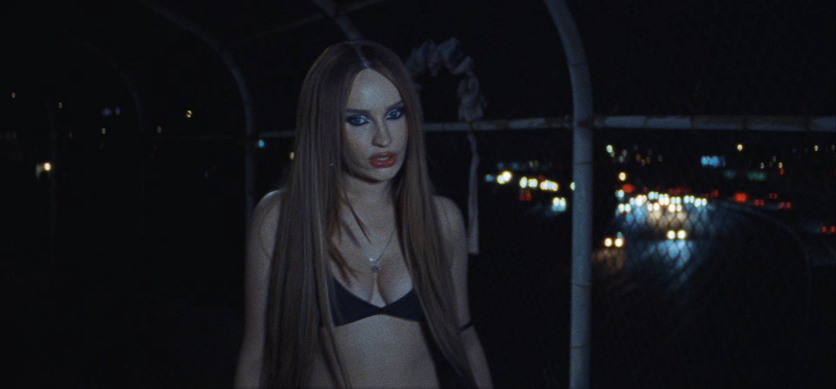 EstrenoMusicalX's tweet photo. 🚘 Kim Petras transforma la obsesión en una escapada nocturna de pop nostálgico y amor imposible en “Autobahn” https://t.co/x8fzWbKjtq
#KimPetras #Autobahn #Obsesion #AmorImposible #Noche #Nostalgia #Pop #Electropop #MusicaNocturna #EstrenoMusical https://t.co/CJKYCOH6Uz