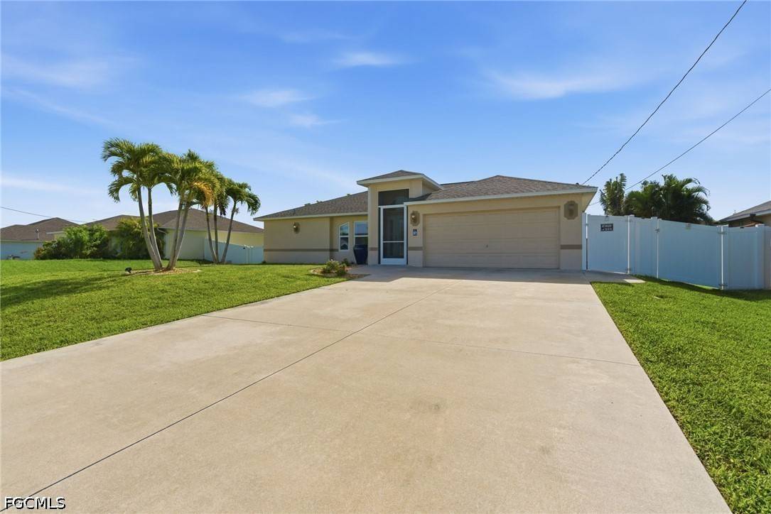 BestCapeRealty's tweet photo. Price reduced: 317 SW 25th AVE, Cape Coral, FL 33991. 3 bed, 2 bath heated pool home. $385,000. #PriceReduced
https://t.co/T4qCigeJk6 https://t.co/PiI1r5625x
