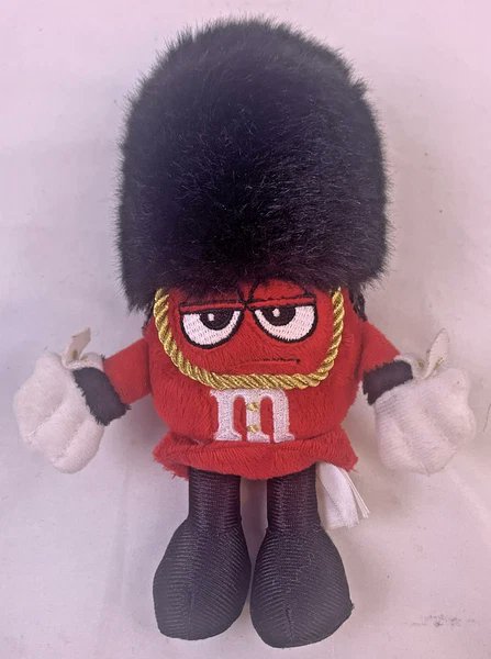 DavyvanderWeide's tweet photo. M&amp;M's World London Red M&amp;M Plush Cuddly Toy Queen's Guard

Price: €10

Shipping: Worldwide shipping from DE / NL / FR / BE

🛒 Shop now: https://t.co/g8XDwTfnoK

📩 Message or comment to buy!

#MMsWorld  #LondonSouvenir  #PlushToyCollector https://t.co/LDHfa5G9d5