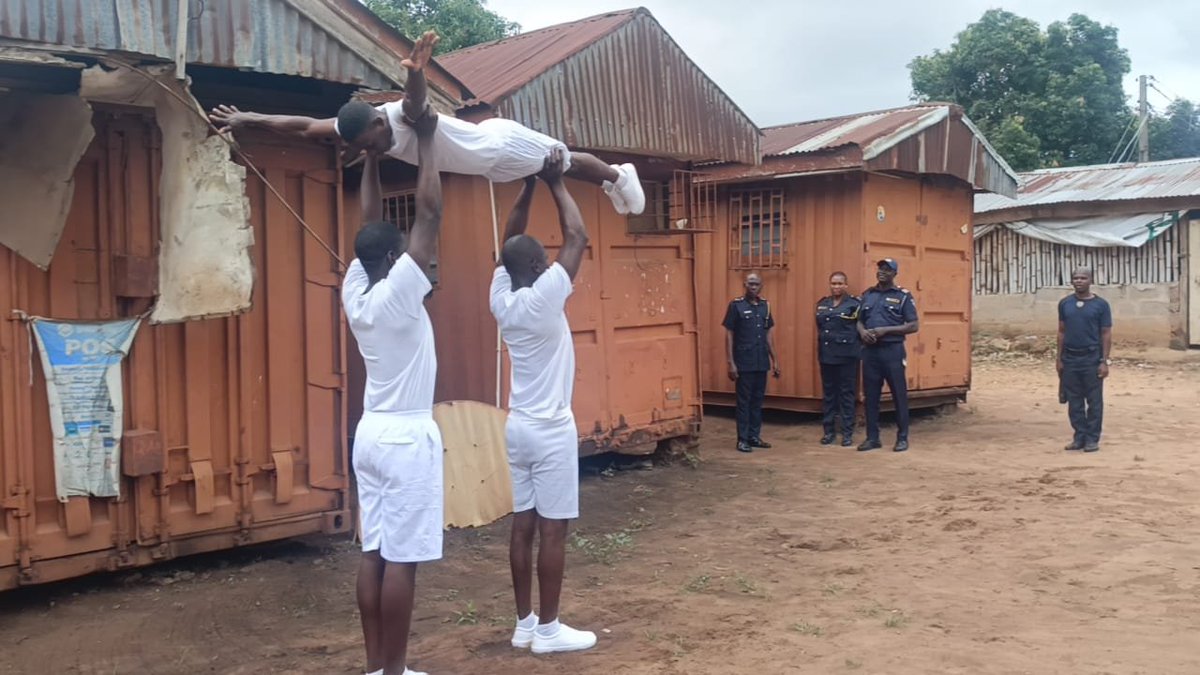 Douglazevil's tweet photo. Thank you your Excellency @RtHonSheriff for answering our call
Your boys are at work 
We vow to serve with strength and unity 
Thank you very much sir. @RtHonSheriff https://t.co/IJHTStWVEu