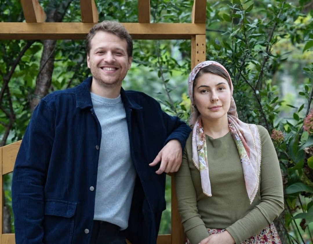 gonuldagi_xfp's tweet photo. Ben bu masadayım evettt diyorum Allah Peygamber aşkına bu uyumu harcamayın oralcılara uymayın açığınızı bulurum onlarda olan @trt1 @OGMPictures @zahidsobaci @tasacakbudeniz #TaşacakBuDeniz #EsDil #OrHur #ElCen https://t.co/jX2M2owTeg