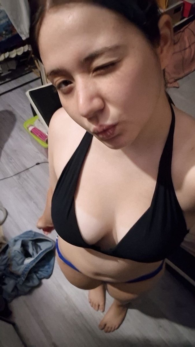 Spicymormon36's tweet photo. Exposing this cucks girl!!! how would you have your way with her👿 #expose #cuck

DM your girls to expose them!!! https://t.co/8wSil5kX4C