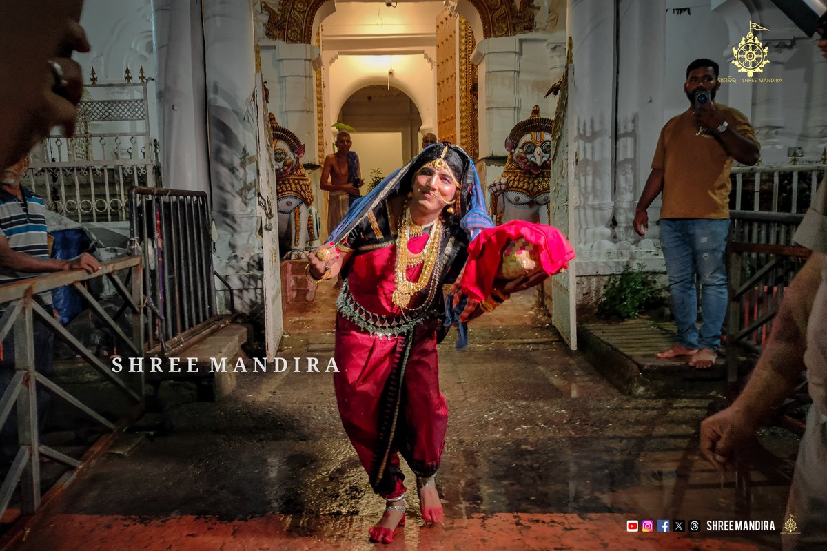 shree_mandira's tweet photo. On the occasion of "Bhadraba Shukla Dashami Tithi", some glimpses of the rituals of "Krushna Leela, Kansa Badha Prastaba, Labani Khia and Mathura Hata Jura" being performed today. https://t.co/EyqFFO6JEW