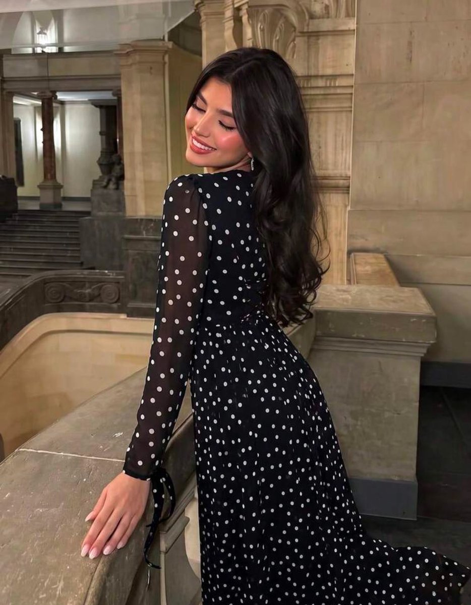 A___32__Aa's tweet photo. آنـاقه بلا حـدود 🤩🖤 https://t.co/Ws1CAaBaoP