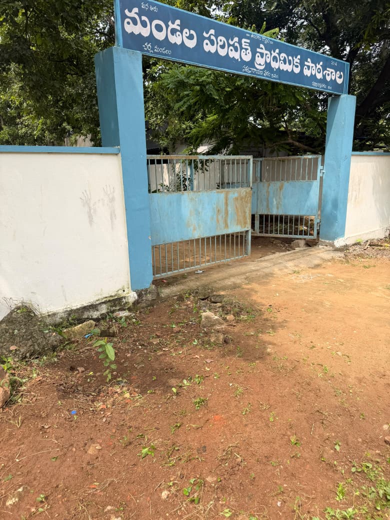COMDT81BNCRPF's tweet photo. In continuation of the “Swachhata Hi Seva-2026” campaign, troops of 81 Bn CRPF under the supervision of the COMDT, 81 Bn carried out a cleanliness drive at Mandal Parishad Primary School SN Puram.
@SwachhBharatGov
@SwachhBharat
@MoHUA_India
@MoJSDDWS
#SHS2026
#SwachhataHiSeva2026 https://t.co/HH6C8kpK7i