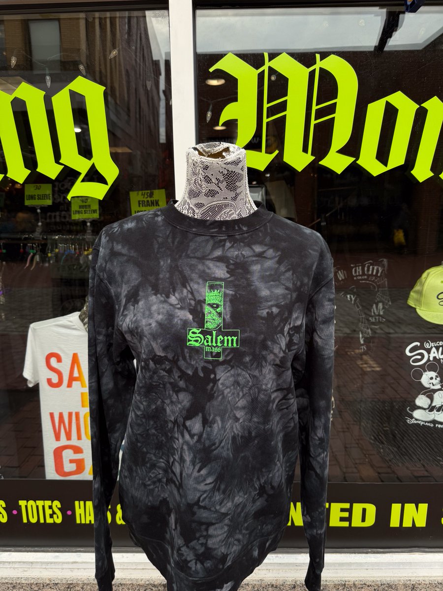 flyingmonki666's tweet photo. Neon accents on a tailored crewneck add a subtle focal pop that elevates structured layers and sharp casual looks. FRANK BK TD CREW — $65. #Fashion #Crewneck Tap the link in bio. https://t.co/JQfkN2nn6A