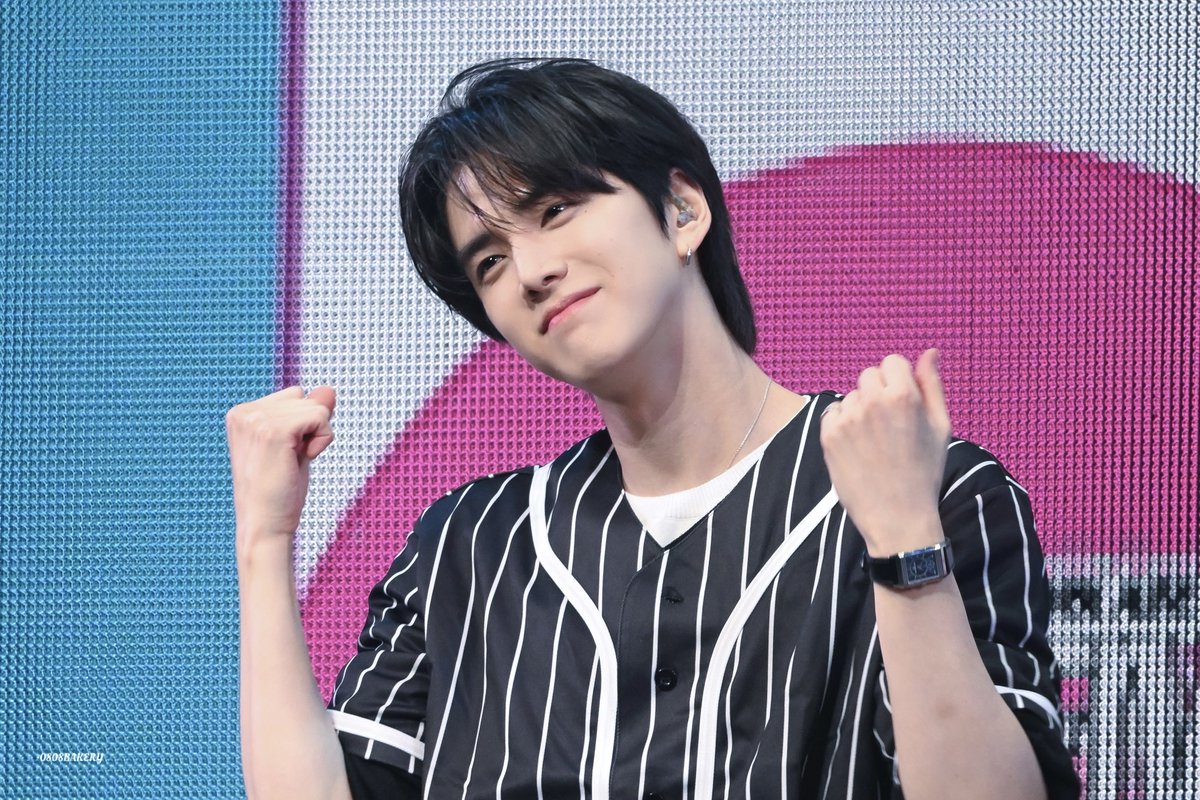 970808bakery's tweet photo. 260921 NINE TO FIVE in JAPAN 밤공
빠뿌
#더보이즈 #THEBOYZ #영훈 #YOUNGHOON https://t.co/D5cAjeGp7E