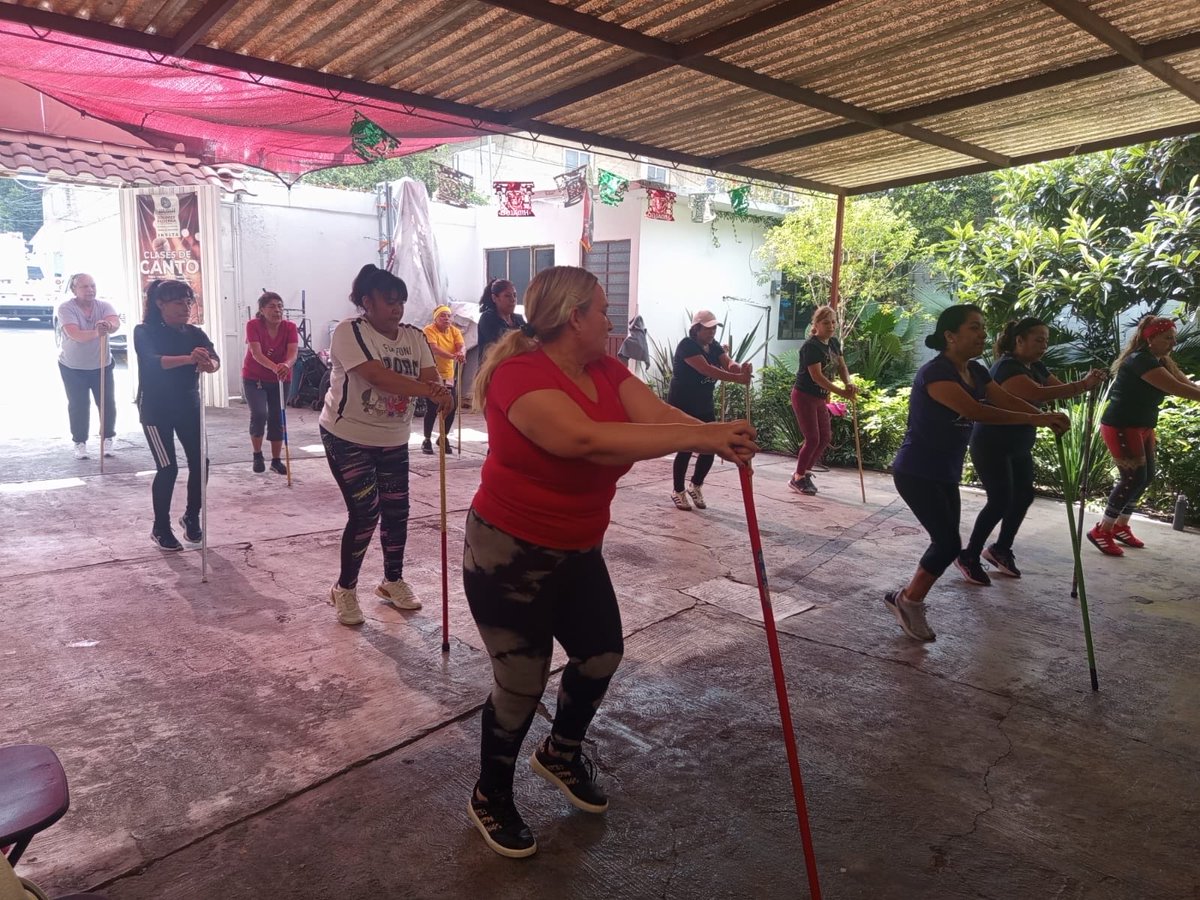 Dolores_PL's tweet photo. 💃🌹 ¡Gracias, estimadas vecinas, por su entusiasmo y participación!
Seguimos promoviendo espacios de bienestar, convivencia y activación física en nuestra Casa de Gestión y Atención para las vecinas y vecinos del #Distrito4 federal en #Iztapalapa.
🏃🏻♀️✨ Las #ClasesDeBaileFitnessConDolores son gratuitas y se realizan:
🗓️ Lunes a viernes
⏰ 09:00 a 10:00 horas
📍 Calle San Francisco No. 125, esquina Cerrada de San Salvador, Pueblo de San Lorenzo Tezonco.
¡Las esperamos para bailar, ejercitarnos y comenzar el día con mucha energía! 💪🏻💃🏻❤️
#DoloresDiputada
#BaileFitness
#Distrito4
#Iztapalapa
#CuartaTransformación