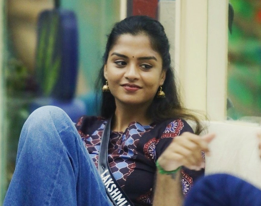michaelarun_m's tweet photo. #BiggBossTamil10

One thing observed was

#LakshmiPriya will stand blindly with one she trusts https://t.co/uhBQNmrEeL