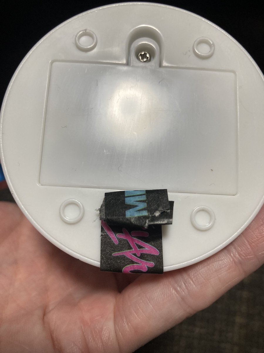 tamabite's tweet photo. ルシエルちゃんのルームライト、マステかませて頭チョンでライト付くようにしたら便利
ラルクさんのクリアファイルありますようにおやすみ https://t.co/FKt22fAazE