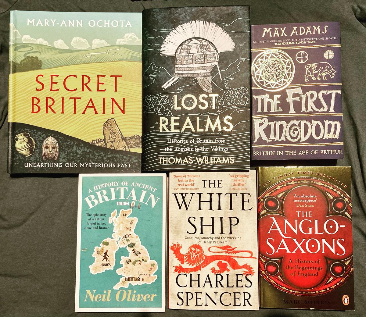 DaMicaelly's tweet photo. My latest book haul. https://t.co/jvWUxGH7Om