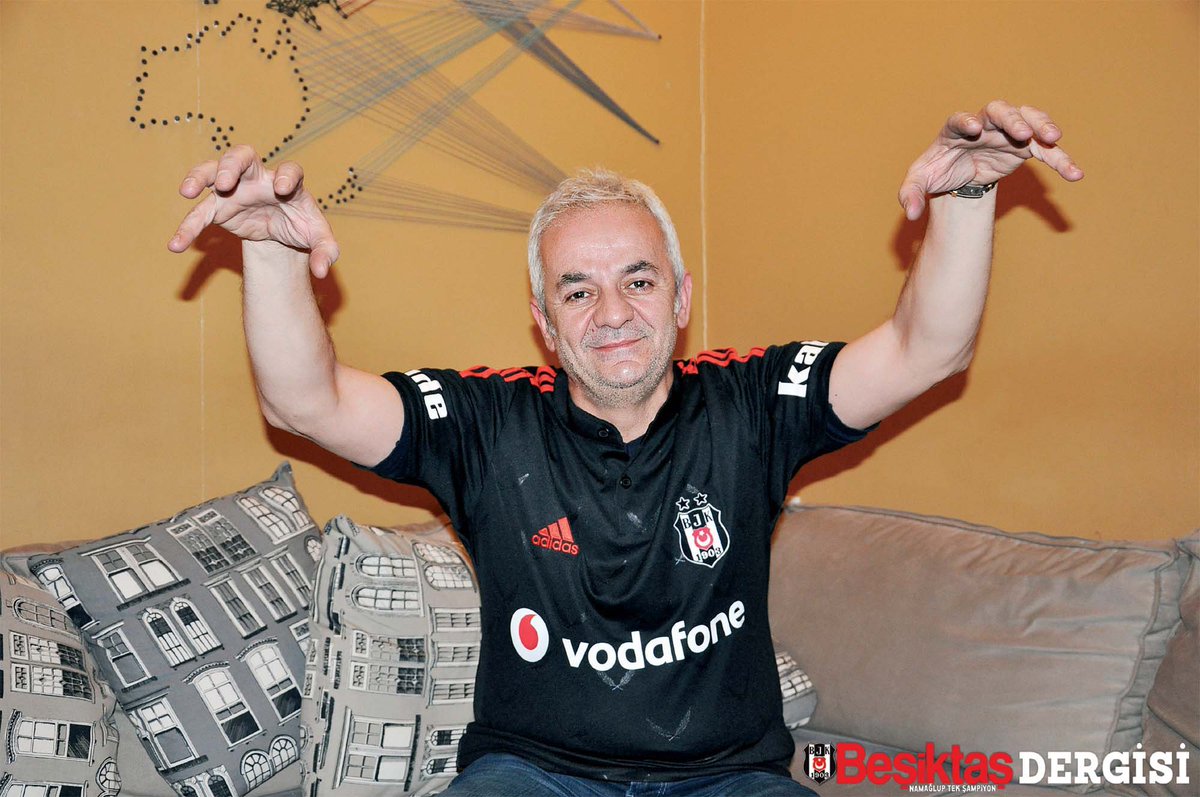kartalfeed's tweet photo. Zafer Algöz: Ligde geçen 6 haftalık genel tabloya baktığımızda, kazandığımız maçlarda bile hakem hatalarından en çok zarar gören takım Beşiktaş. 
 
Yıllardır hep duyduğumuz “Kazanmak istiyorsan hakemleri de yeneceksin” cümlesine itirazımız var, artık yeter. 
Ben kazanmak istiyorsam rakibimle mücadele ederim. Hakemlerle niye mücadele etmek zorundayım?

Türk hakemlerinin kalitesi ve yetenekleri son Dünya Kupası'nda tescil edildi. Senin bir hakemin bile çağrılmadıysa hangi marka değerinden bahsediyorsun!