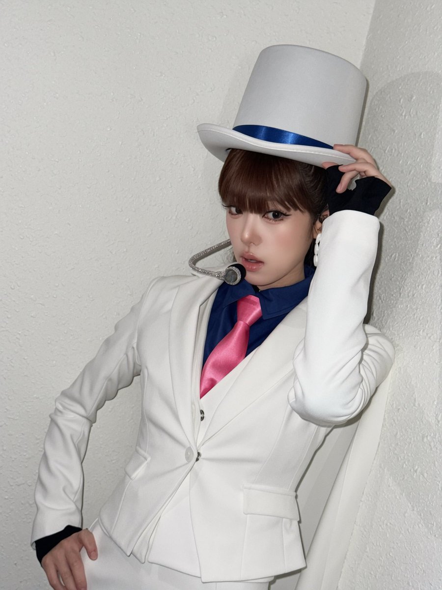 DetcoCrave's tweet photo. YENA as Kaito Kid. https://t.co/g91wT8BjJV