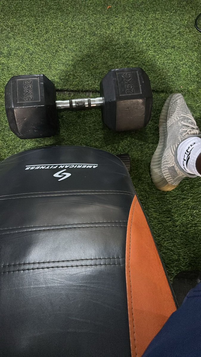 UrglyGramm's tweet photo. Back from the gym https://t.co/okpjTeD6kU
