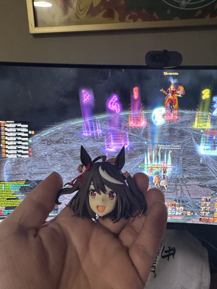 sarginator's tweet photo. @dailybernolight i do this with kitasan black omg https://t.co/XieKfINkAH