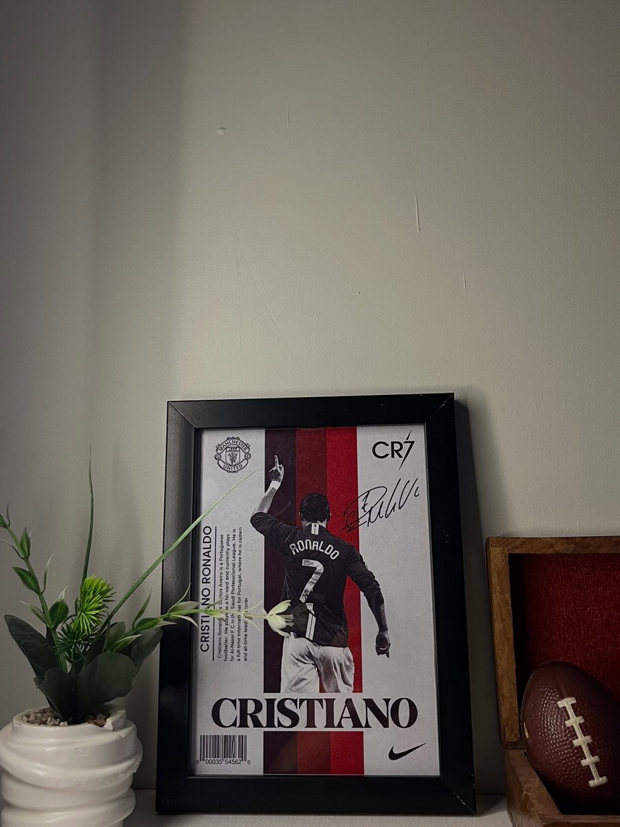 skylarsanchezko's tweet photo. CR7, the GOAT. Add a stylish touch to your space with this legend-inspired A5 frame, measuring 14. 8 × 21 cm. Perfect as a gift or room decoration. DM us to order. https://t.co/vmUAok3Q8z