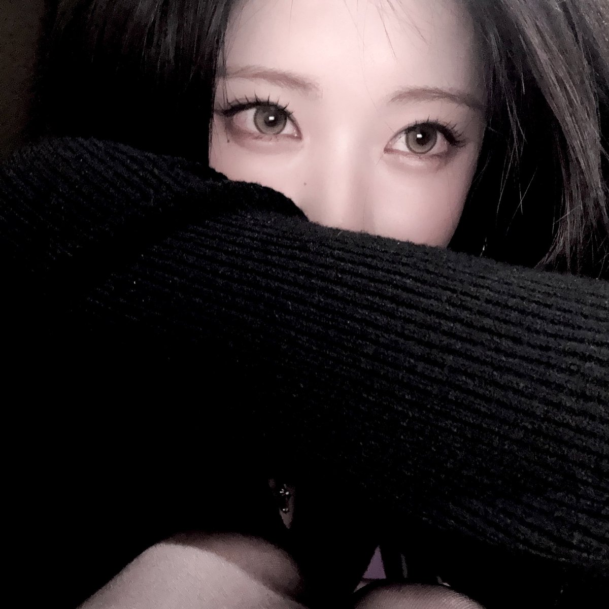 vainesaint's tweet photo. What a Chase Atlantic song does to a girl at 0:31. https://t.co/ibcExoatck