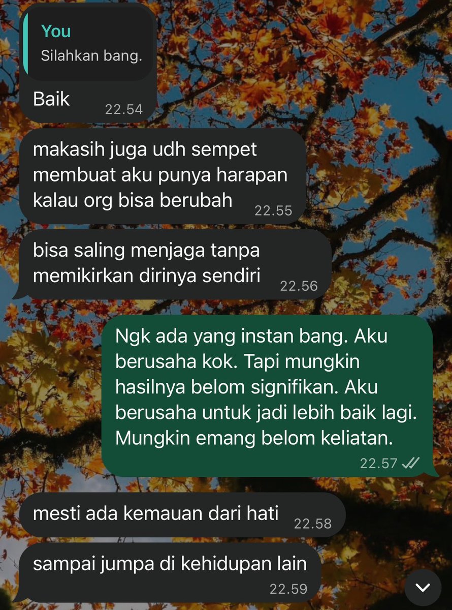 lapak_yan's tweet photo. Sakit banget anjirrr saat orang yang lu percaya selama ini malah bilang lu kepribadian ganda. Bilang lu kayak gitu. Padahal lu lagi berproses nih buat berubah. Belajar lepas dari trauma lu. Belajar untuk jujur. Menerima. Tapi malah gini. Gua capek!!!! https://t.co/pSTYHCItJN