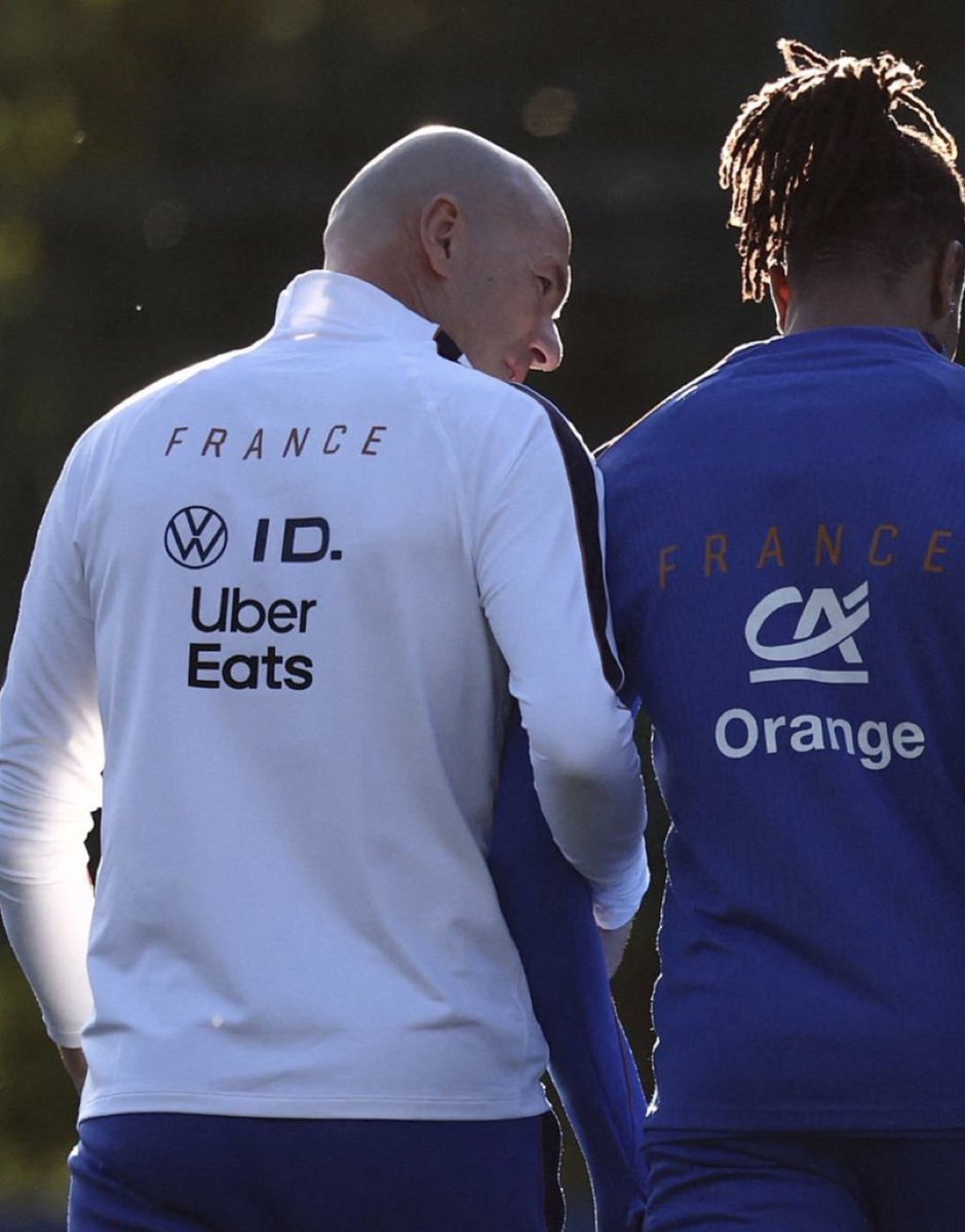 ama44slh's tweet photo. zizou et olise!!! https://t.co/Fcopo9hLrQ