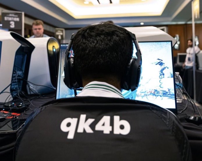 gl4r__'s tweet photo. داشي معه ميرك جاي من التشالنجر

سكراب معه اللوكا جاي من التشالنجر

ثيفز بداية اللعبه راهنو على الخبره كيني وفشل وجابو نيوم وبدع

سيليوم معه اللوكا وصلو توب 3 و 4

فالخبره ابدًا مو كل شيء الي نشوفه حاليًا بالافرقه التوب اسولت خبره واسولت موهبه فكيف بيصير فالكون ومعه افضل اسولت بالتاريخ وافضل موهبه حاليًا 🤔

 #qk4bToRiyadhFalcons  - #خلص_مع_كذب