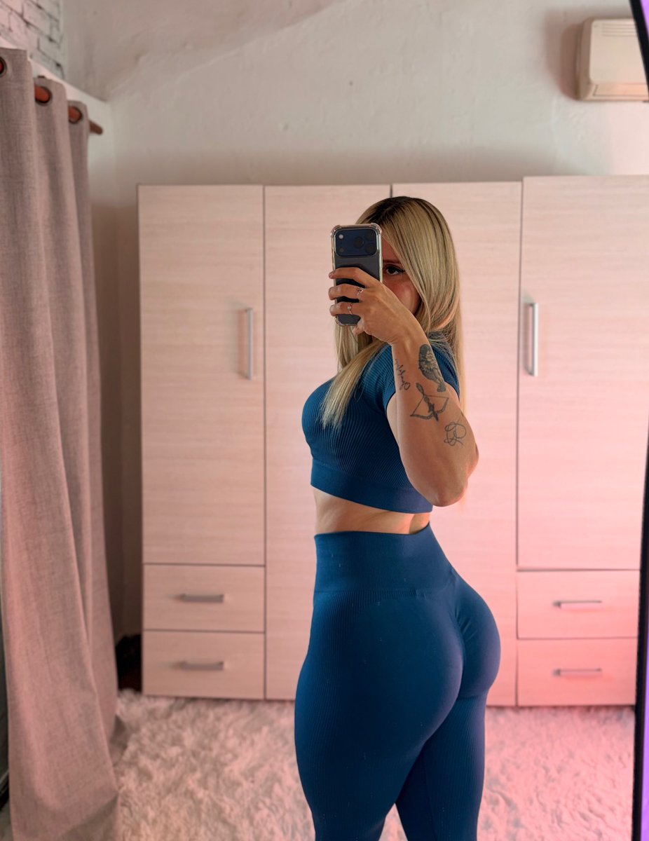 dreamyycinna's tweet photo. Front or back?👀 https://t.co/v6LXnGYoy2