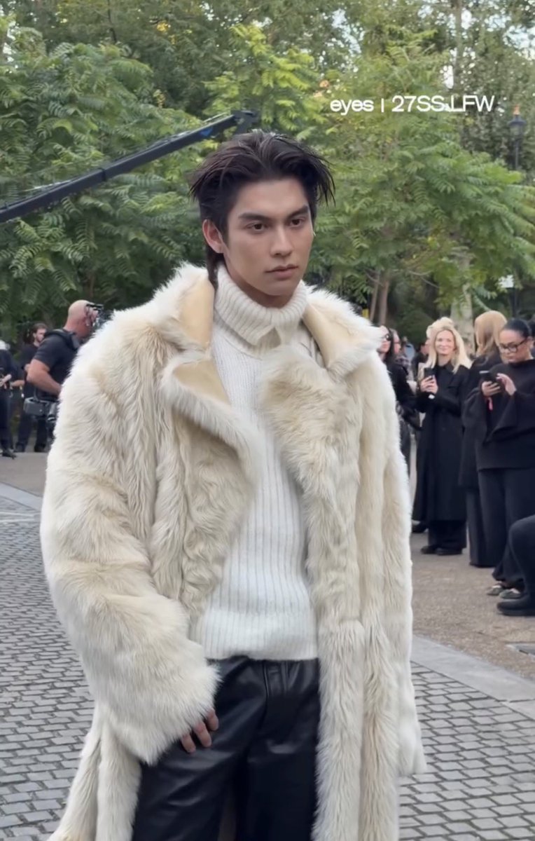 ImageofBRIGHT's tweet photo. Prince BRIGHT 🤍

BRIGHT BURBERRY SUMMER 27
#BurberrySS27xBRIGHT 
#BurberryxBRIGHT
#Burberry #bbrightvc https://t.co/RJIlTX58Cr