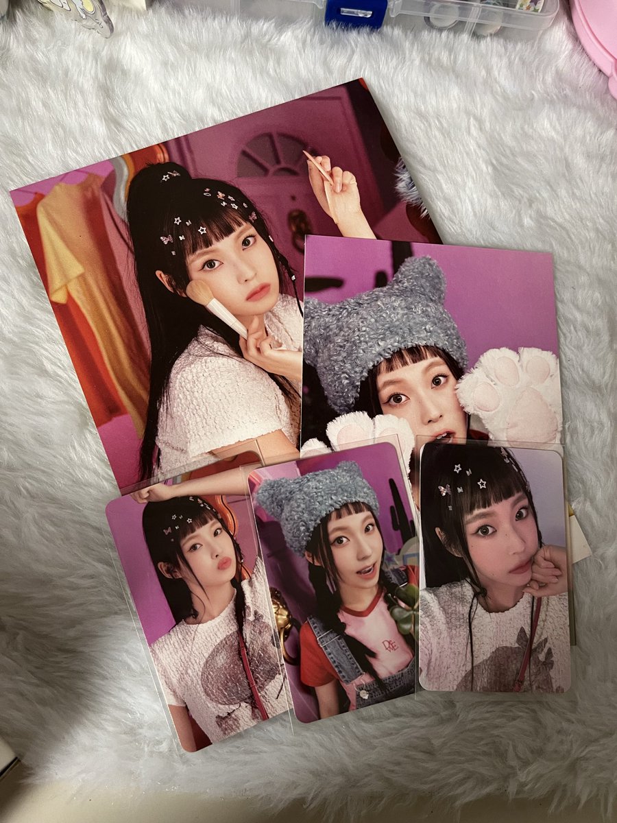 cecidakyu's tweet photo. feedback positivíssimo para @yoonartista que me vendeu esse set do st do nmixx de 2024! muito obrigada , me ajudou a fechar minha página , agora ela está completinha hehe , obrigada 💗 https://t.co/JIoN12Korr