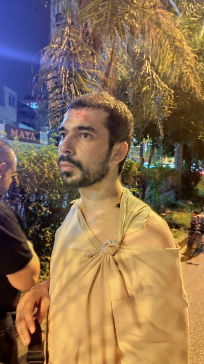 onculider_1's tweet photo. POLİS NAMAZA ENGEL OLUYOR!

Basın açıklaması sonrası namaza gitmek isteyen vatandaşlar Adana Emniyeti'nin orantısız şiddetine maruz kaldı!

19Eylül SokakIşkencesi
#AdanaEmniyetiYargılansın
AliAbdullah GörevdenAlınsın https://t.co/SnB26ZoPP4