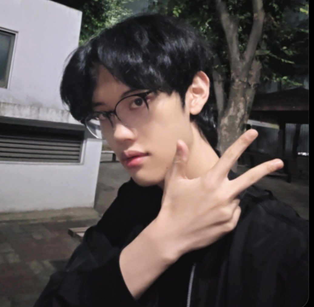 dellin1305's tweet photo. 좋은 밤 되십쇼 https://t.co/dBpeAmcPKX