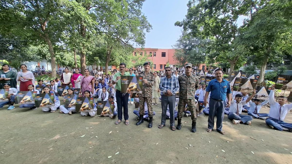 ProDefLko's tweet photo. ZRO Lucknow | ARO Agra

Inspiring the youth to dream big and serve the nation! 🇮🇳

A motivational interaction was conducted at Asharfi Devi Chidu Singh Inter College, Agra on 21 Sep 2026, engaging 350 students & teachers, including 100 girls. 

The session covered NDA, CDS, OTA, NCC Special Entry & Agnipath Scheme (AVWMP), along with eligibility, selection procedures, rally conduct, documentation and medical examination.

Girl students  were particularly encouraged to explore opportunities under AVWMP and pursue a career in uniform.

Updated recruitment procedures—including four race groups, application in multiple categories and examinations in multiple languages—were also explained.

Dream. Prepare. Serve the Nation. 🇮🇳

#JoinIndianArmy #Agniveer #AVWMP #NDA #CDS #NCC #CareerInUniform