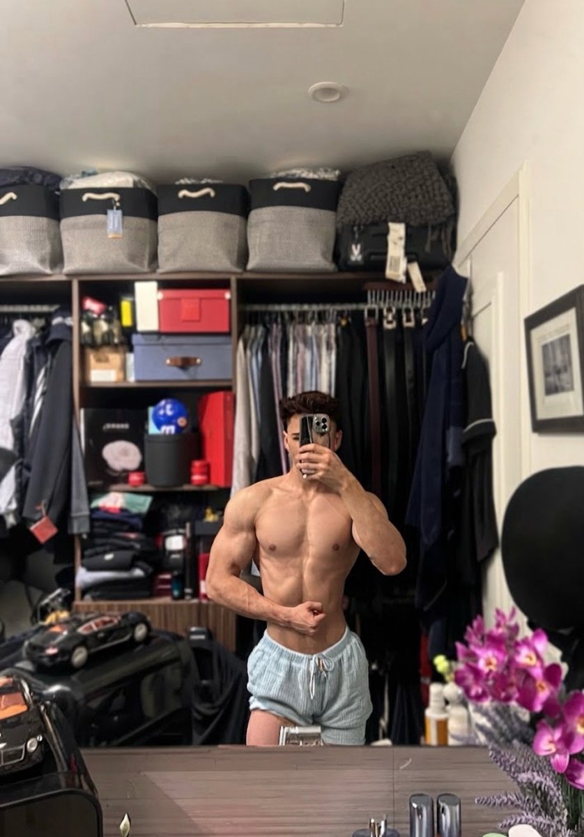 SaemRaego's tweet photo. Morning body 🌞 https://t.co/7rIW3JOaW7