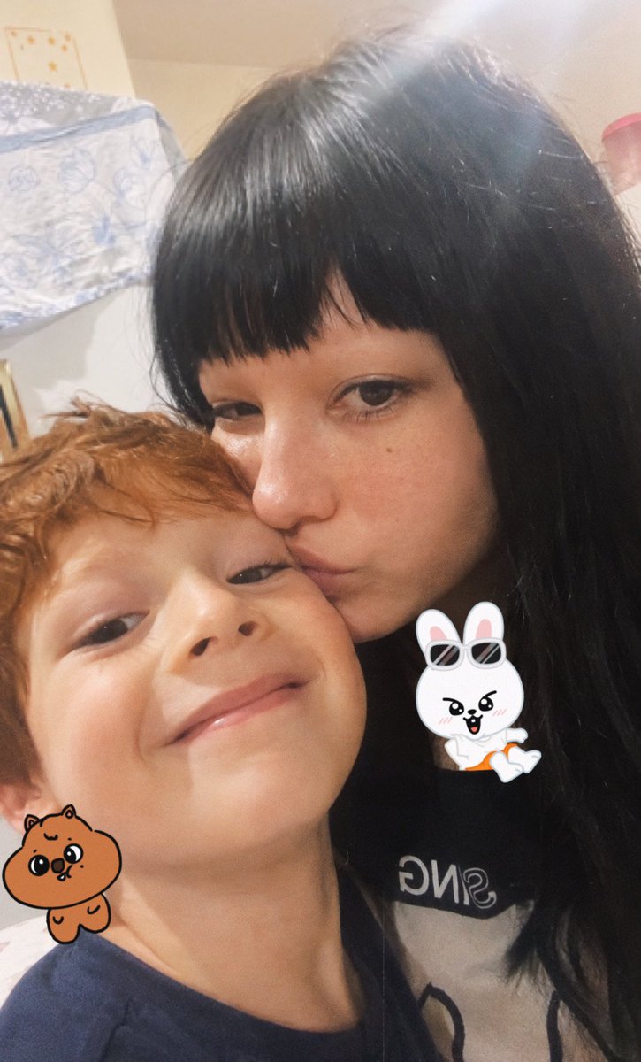lino2s's tweet photo. Jasper mandou avisar que VAI SIM ser amigo de vcs e que agora ele faz os seus PRÓPRIOS ICONS DO JISUNG !! ((e ele mandou um feliz aniversário grandão pro Seungmin ! https://t.co/SpdAXDMtiQ