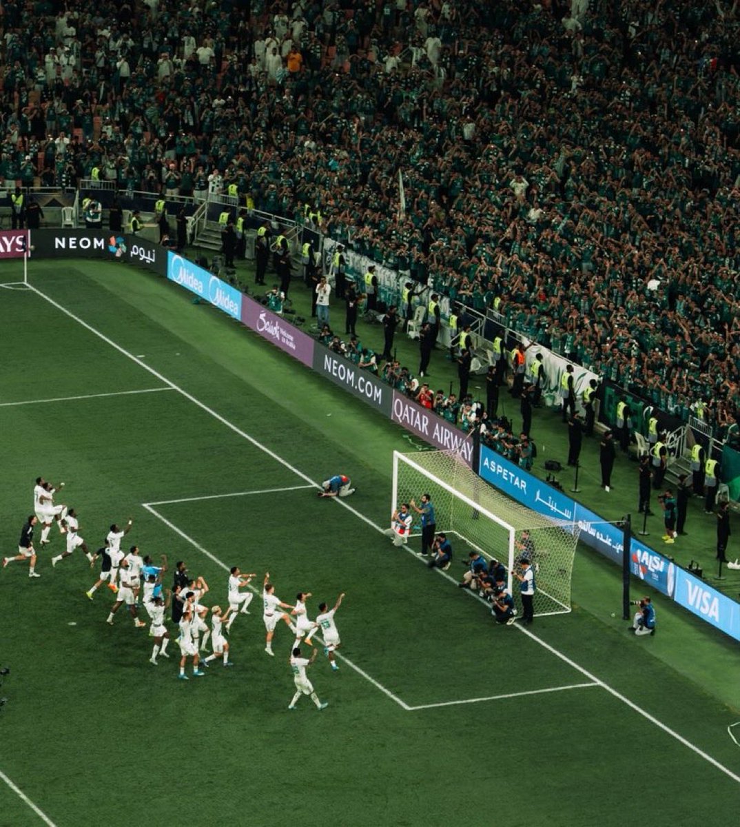 ahlinaFC's tweet photo. لن يجد الاهلاويين افضل توقيت في اقالة المتدرب وتعيين مدرب جديد افضل من هذا التوقيت
20 يوم فترة توقف كفيلة بإعادة القليل من هذاك الاهلي..
افعلوها ياجبناء ف الاهلي ملك جمهوره
.
#ياالمالك_انقذ_الاهلي https://t.co/akYxi2lbGb