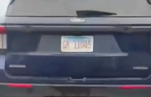YourAnonNews's tweet photo. The plates for the ICE vehicles in Illinois that were involved in the detention/beating of the US citizen in Evanston returned "No Documents Found"
It is illegal for ICE/any gov entity to falsify/improperly display plates on vehicles.
Gov Pritzker, do something @JBPritzker https://t.co/O2ld08rfjD