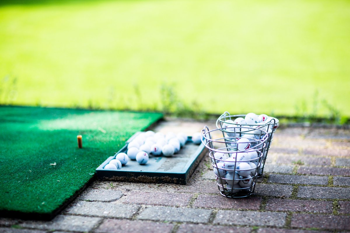 fiojdhf998's tweet photo. Monday started with an abbreviated pitch shot toward the dry channel. Clear air touched the maple fringe while brief whistle crossed roughened ledge; a faded towel rested by the thistle sprig. Nearby sat linen panel and aluminum buckle. #Tee #GolfVibes https://t.co/naF3cnhAxe