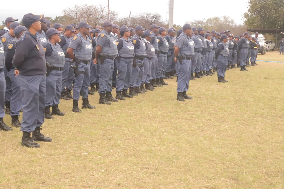 SAPoliceService's tweet photo. #sapsLIM [LIMPOPO POLICE SEIZE 12 FIREARMS AND 229 ROUNDS OF AMMUNITION AS 2 571 SUSPECTS ARRESTED DURING OPERATION SHANELA II]

The South African Police Service (SAPS) in Limpopo continues to intensify its crime-fighting operations through #OperationShanela II, with 2 571 suspects arrested, 12 firearms and 229 rounds of ammunition confiscated, and 10 stolen or robbed vehicles recovered across the province during the period 14 to 20 September 2026.

The weeklong operations, conducted across all five districts, targeted serious and violent crimes, illegal firearms, drug-related offences, unlawful liquor activities, undocumented persons and other criminal activities threatening the safety and security of communities.

The Provincial Commissioner of Limpopo, Lieutenant General Jan Scheepers, commended police members for their continued commitment to crime prevention and law enforcement across the province.

“We will continue to strengthen our presence in communities and pursue those who threaten the safety of our people.”

Some of the suspects have started appearing before various magistrate's courts across the province. #FightingCrime ML
https://t.co/xIHycwjdSx