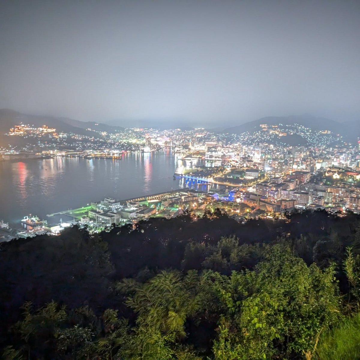 ShaunCarradc's tweet photo. The night view from Nagasaki’s Inasayama is world-famous, but Nabekanmuriyama Observatory near Glover Garden offers a beautiful, quieter alternative. Easy parking, great facilities, and perfect for a relaxed date. https://t.co/kLstcNoCtg