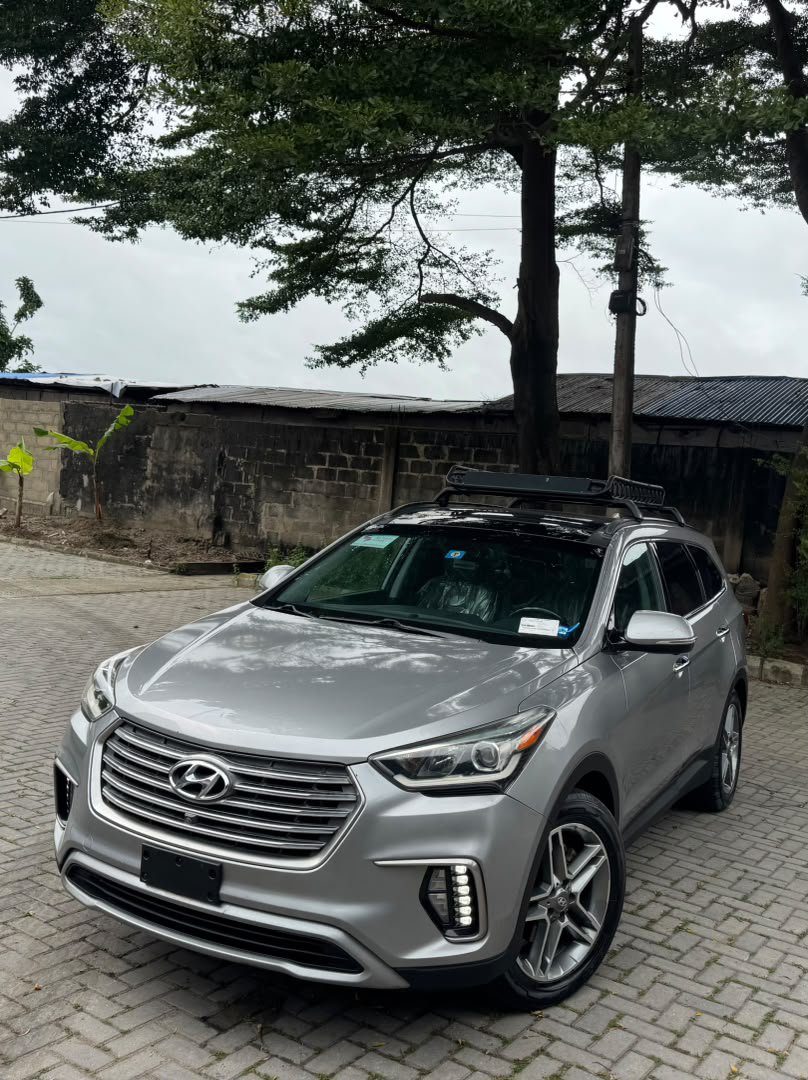 seth1107's tweet photo. 💯everything 2018 Hyundai Santafe ultimate edition…fully loaded available @20m🙂 request full photos via DM. https://t.co/UOi0GQf4Zq