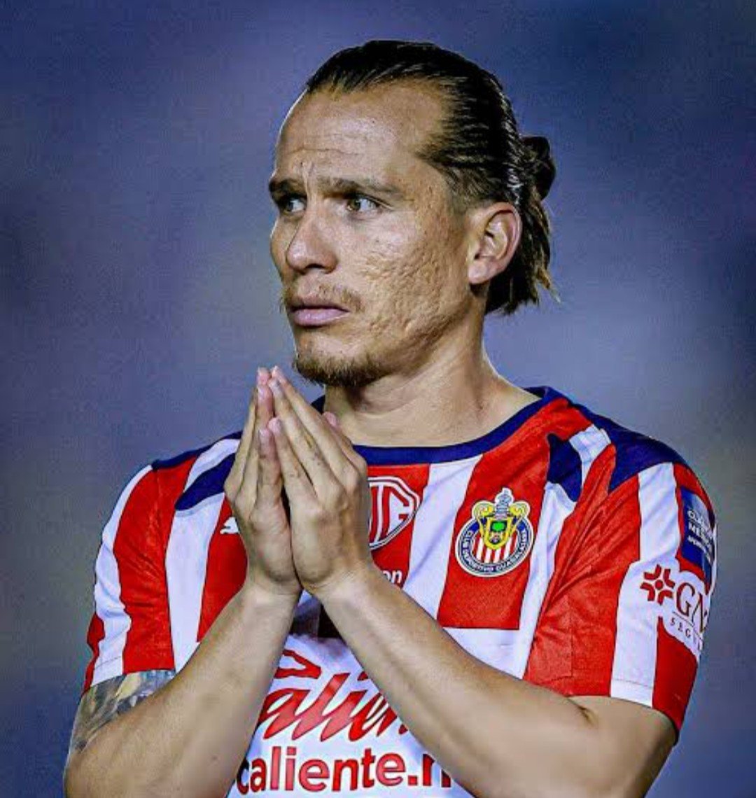 ElFatbolista's tweet photo. @CF_America_13 Si se pasaron de vrg.. le dejaron echa mierda la cara https://t.co/xQLx4UFWor