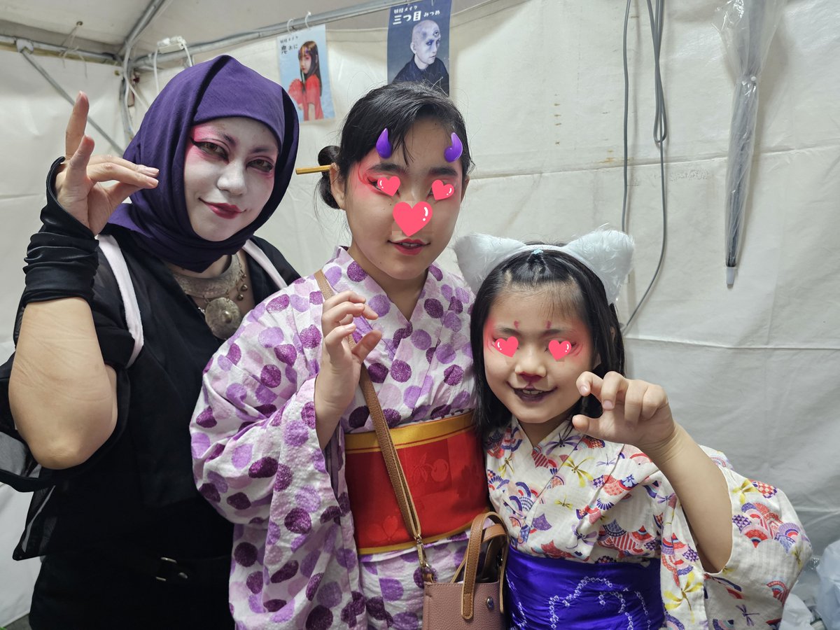 mana_mi0208's tweet photo. 20日ゾク夏祭り行ってきました！
 #変幻堂 さんのブースでお子念願の妖怪に変身
小さい方が猫、大きい方が鬼です
実はママも鬼にして頂きました🤭
 #変化師オリ さんそれぞれに似合うメイクにしてくださって、お人柄もとっても素敵でした！

#上野ゾク夏祭り  #変幻堂  #変化師オリ https://t.co/9r6VghtNtV